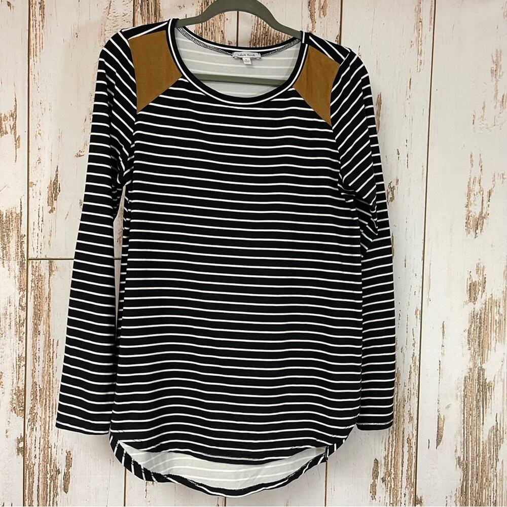 White Birch, Long Sleeve Striped Shirt. Size Large. In excellent condition!